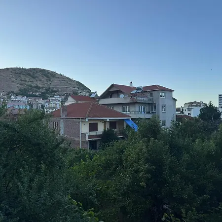 Ili's Apartment,