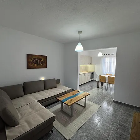 Ili's Apartment, Апартаменты *
