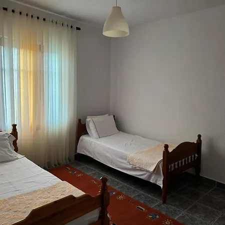 Daire Ili's Apartment, *